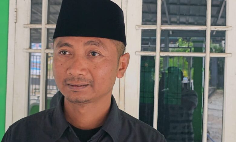 Lurah Maluhu, Tri Joko Kuncoro.