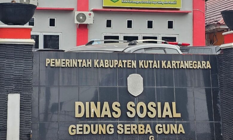 Gedung Serba Guna Dinas Sosial Pemerintah Kabupaten Kutai Kartanegara.