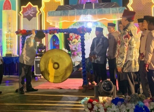 Sekretaris Kabupaten (Sekkab) Kutai Kartanegara (Kukar), Sunggono, resmi membuka acara Musabaqah Tilawatil Qur'an (MTQ) ke-9 Tingkat Kecamatan Tenggarong Seberang.