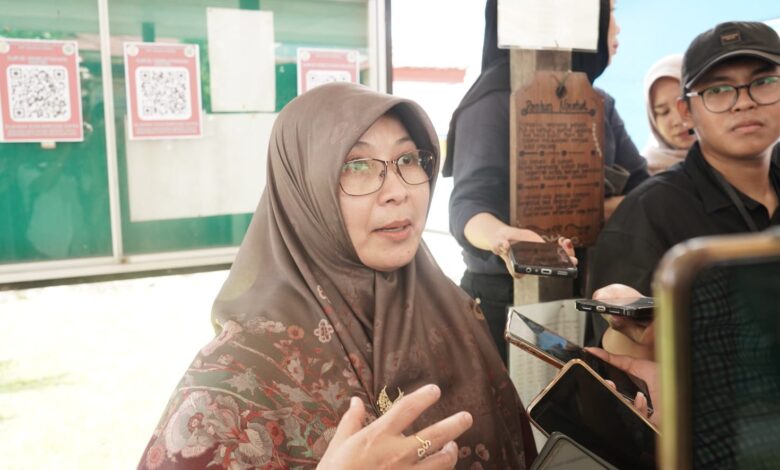 Plt. Kepala Bidang SMP Disdikbud Kukar Emy Rosana Saleh.
