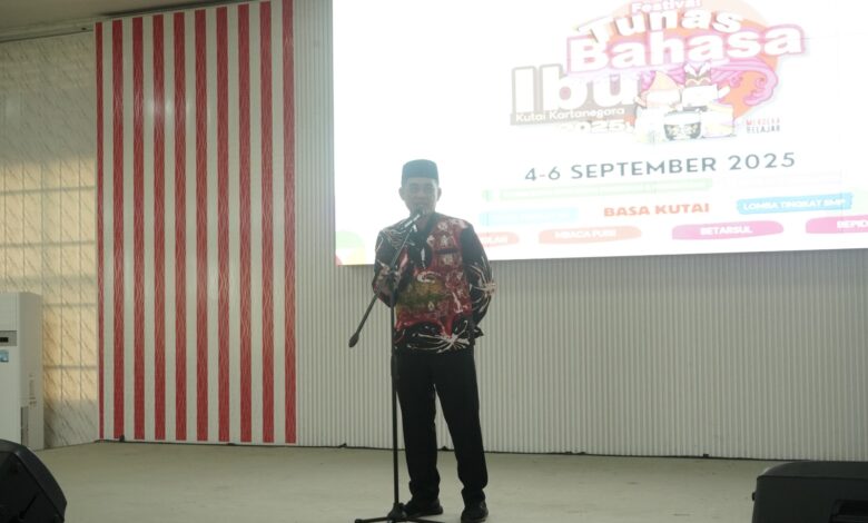 Kepala Bidang Kebudayaan Disdikbud Kukar, Puji Utomo saat Membuka FTBI 2025