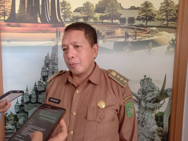 Camat Samboja Barat, Burhanuddin. (Istimewa)