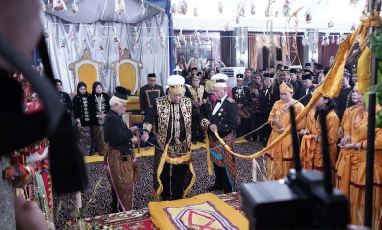 Prosesi Bepalas Malam ke VI (Seluang Mudik) Erau Adat Kutai