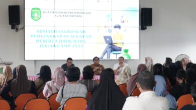 Kegiatan sosialisasi bantuan seragam sekolah pihak SMP Negeri 1 bersama dengan para orang tua murid